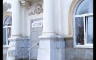 Книга по-прежнему - лучший подарок.