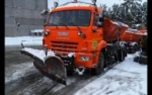 Грейдеры, комбинированные дорожные машины и тракторы - в строю.