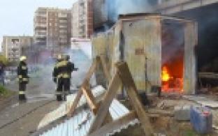 На одной из строек вспыхнул пожар