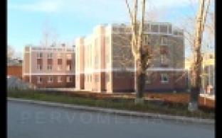 Дом на Динасе, в который скоро переедут жители Хромпика, в эти дни находится под пристальным вниманием