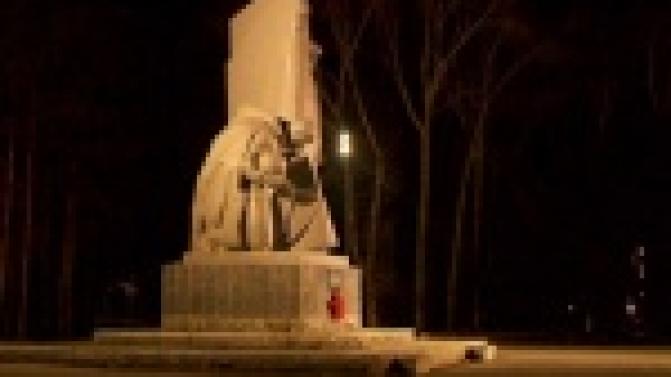 При свете фонарей