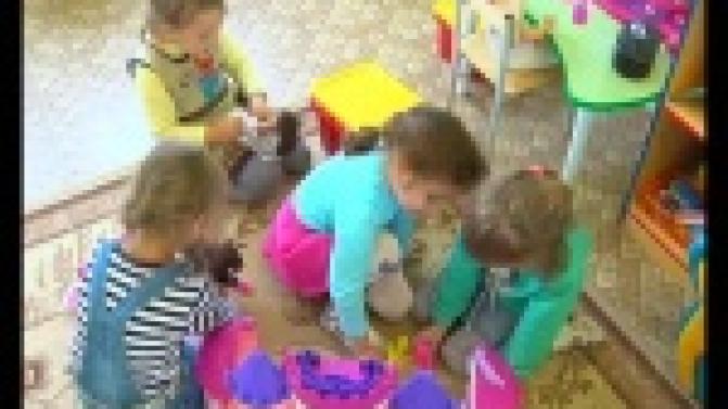 Специалисты коммунальных служб заботятся о здоровье дошколят.