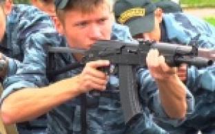 Спортсмены, курсанты, автомеханики