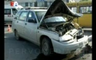 В Первоуральске столкнулись четыре машины