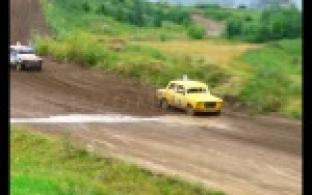 Жительницы Первоуральска сели за руль спортивных машин