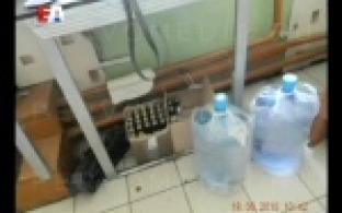 Покупателям предлагали просроченные и испорченные продукты.