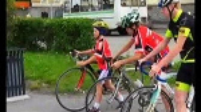 О правилах дорожного движения первоуральским школьникам напомнили велосипедисты.