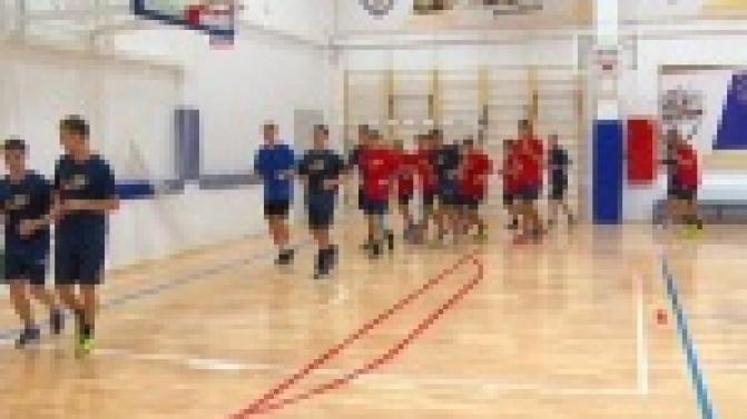 Вместо клюшки штанга