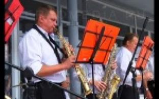 Необычный концерт под открытым небом организовали для первоуральцев