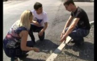 Общественники и представители администрации вышли сегодня в рейд по отремонтированным дорогам