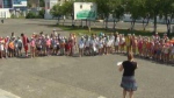 На стадионе "Уральский трубник" состоялось открытие второй смены в лагерях при дворовых клубах