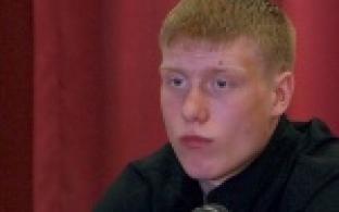 Техническим нокаутом одержал победу