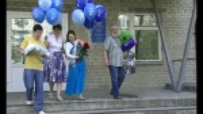 Пятеро маленьких первоуральцев получили свои первые документы в День защиты детей.