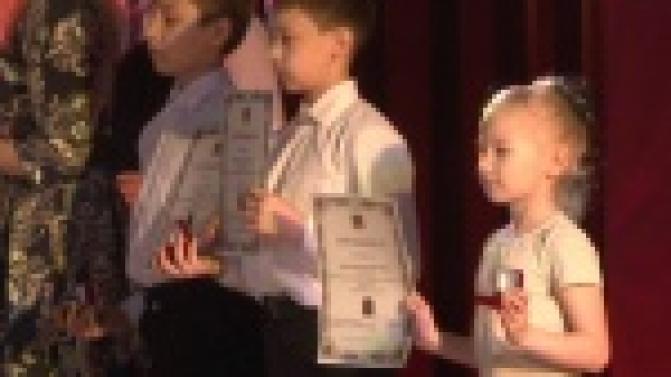 Нагрудные знаки за отличную учебу,творческие успехи и спортивные достижения