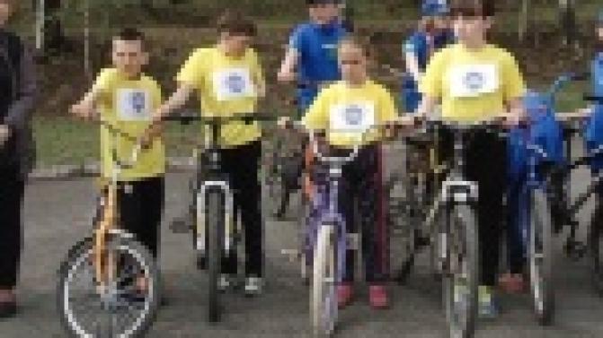 Командная экипировка, боевая речевка - это обязательные атрибуты конкурса "безопасное колесо"