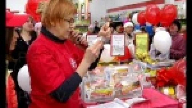 Масштабно отметить 70-летие Победы предложили и представители сети супермаркетов "Кировский".