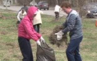 Сотрудники заводоуправления навели лоск на улицах Комсомольской и Гагарина