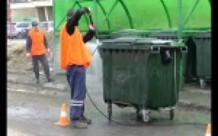В Первоуральске перемоют все мусорные баки.