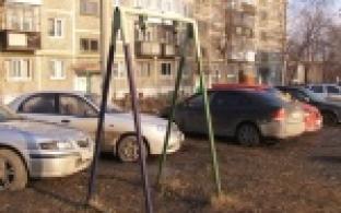 Пенсионер мечтает о качелях.