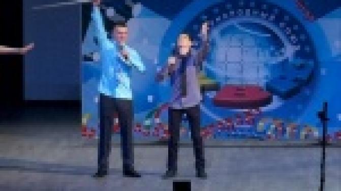 Для защиты переходящего кубка новотрубники отправились в Челябинск на финала игр КВН.