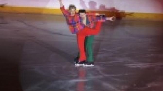 Впервые в Первоуральске прошло шоу "Фигурные страсти".