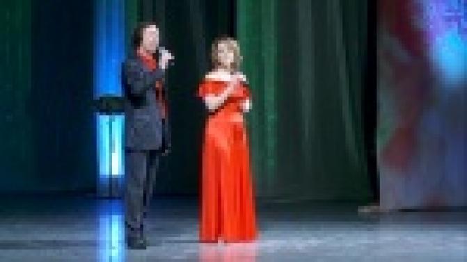 Цветы, теплые слова и праздничная программа!