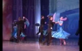 Поздравления принимают новотрубницы.