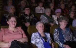 На сцене только мужчины!