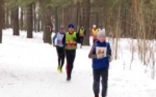 Соревнования по легкоатлетическому бегу под названием "гандикап" прошли в Первоуральске.