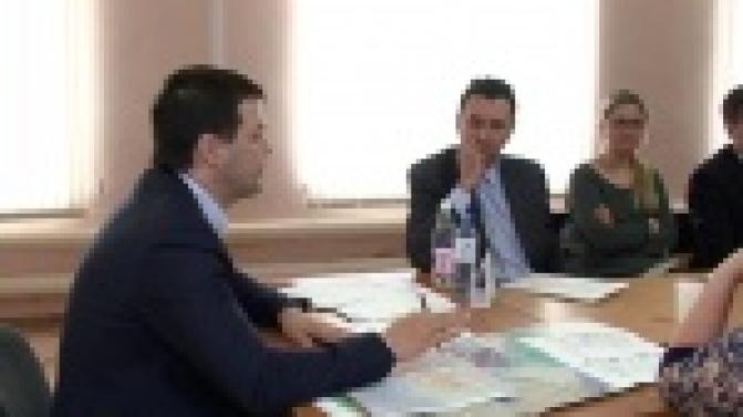 Выделение земельных участков, газоснабжение и водоснабжение.