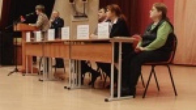 Требуются слесари, медсестры и подсобные рабочие.