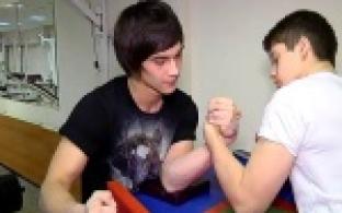 Специальные премии от главы Первоуральска получат "богатыри армрестлинга"