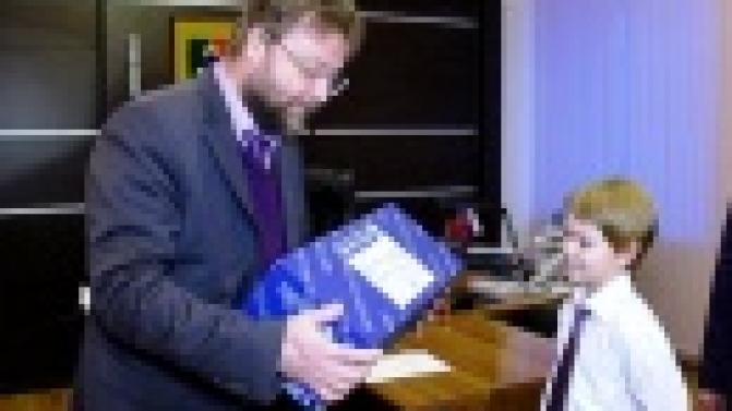 Дедом Морозом для первоуральского фигуриста стал Владимир Путин.