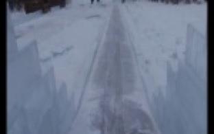 Ледяные скульптуры, горки и большая ёлка - это символы новогоднего праздника для многих горожан.