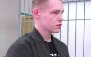 Вскрыл сразу два автомобиля, чтобы добраться до дома