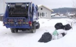 Жители частного сектора жалуются на мусор возле домов