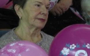 Представительницы прекрасной половины Первоуральска сегодня принимали поздравления