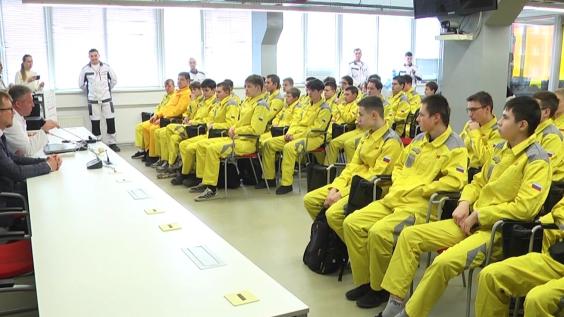 Ещё школьники, но уже освоили востребованные специальности