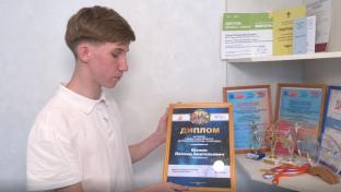 Он продемонстрировал множество талантов на большой сцене и завоевал народную любовь