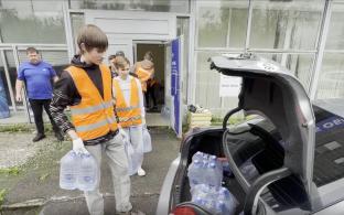 В Первоуральске продолжает работать горячая линия по подвозу питьевой воды
