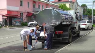 В Первоуральске продолжается работа по снабжению жителей питьевой водой