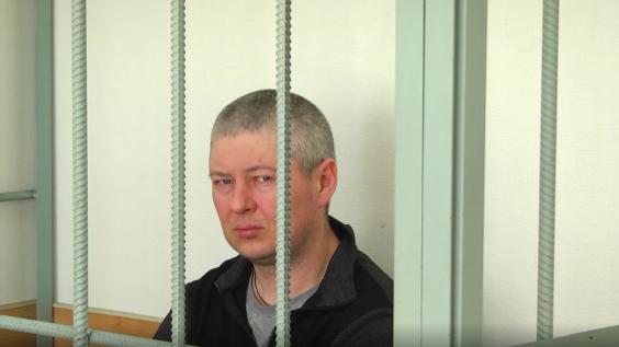 Бывшего автоинспектора обвиняют в превышении должностных полномочий и получении взяток