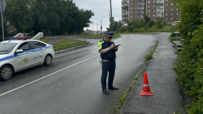 В Первоуральске автоинспекторы задержали пьяного водителя, который сбил пешехода и покинул место ДТП