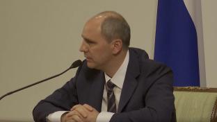 Помощь пострадавшим от паводка, проблемы аграриев в связи с дождями, меры поддержки для повышения рождаемости на Среднем Урале