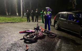 В Первоуральске автоинспекторы устанавливают обстоятельства ДТП с участием мотоцикла, которым управлял подросток без прав