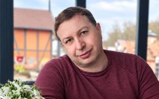 В Первоуральске открывается новая выставка «Какого цвета радость»