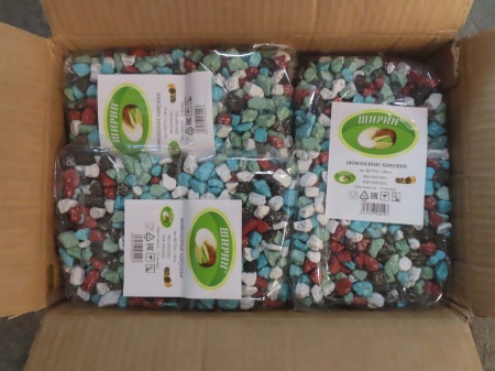 Уральские таможенники пресекли нелегальный ввоз 10 тонн китайских конфет 